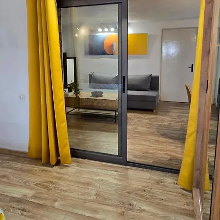 Апартамент Old-timer 2 *